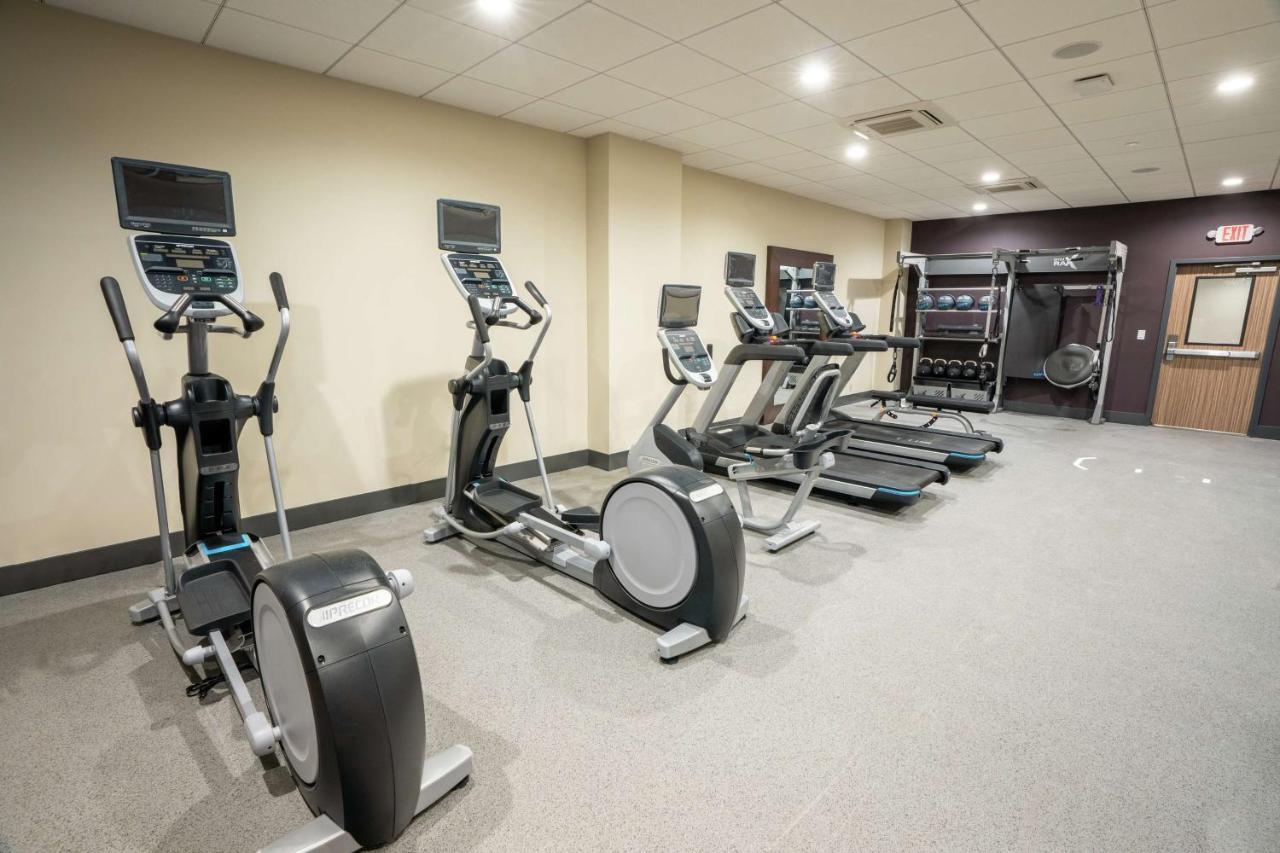 Hilton Garden Inn Wichita Downtown, Ks Екстериор снимка