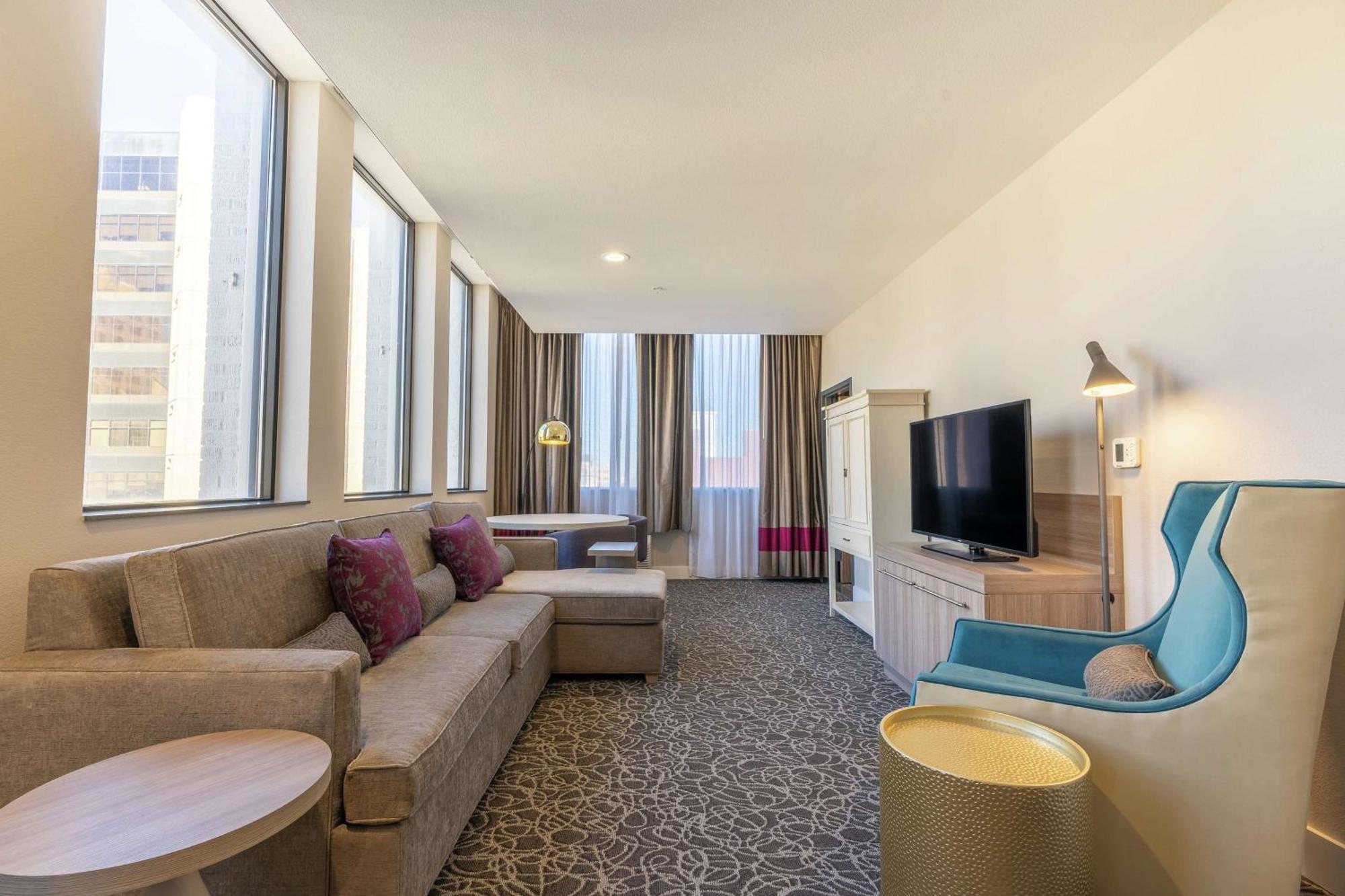 Hilton Garden Inn Wichita Downtown, Ks Екстериор снимка