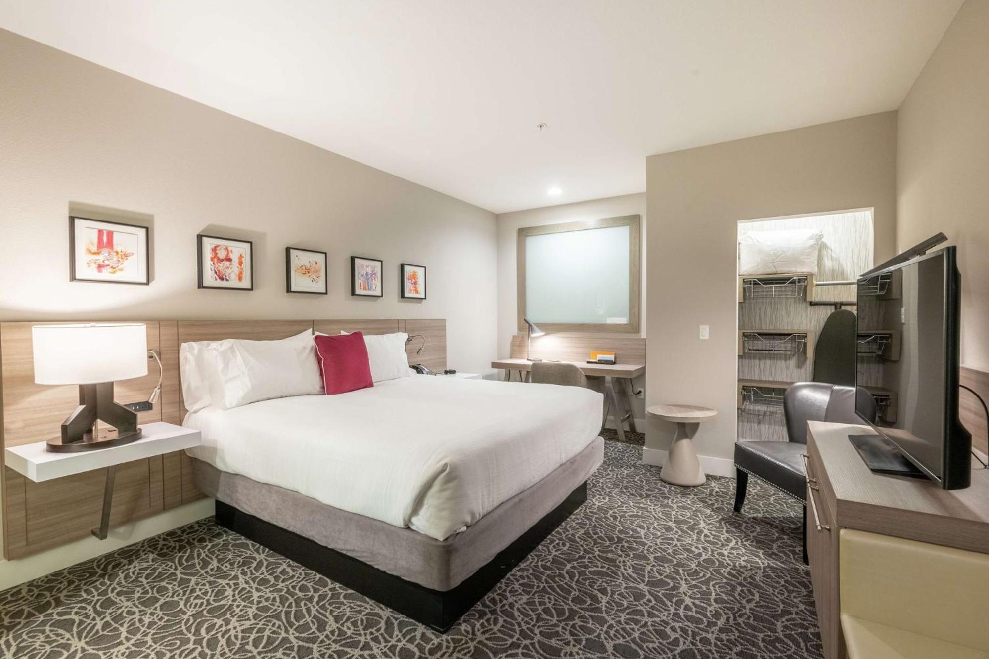 Hilton Garden Inn Wichita Downtown, Ks Екстериор снимка