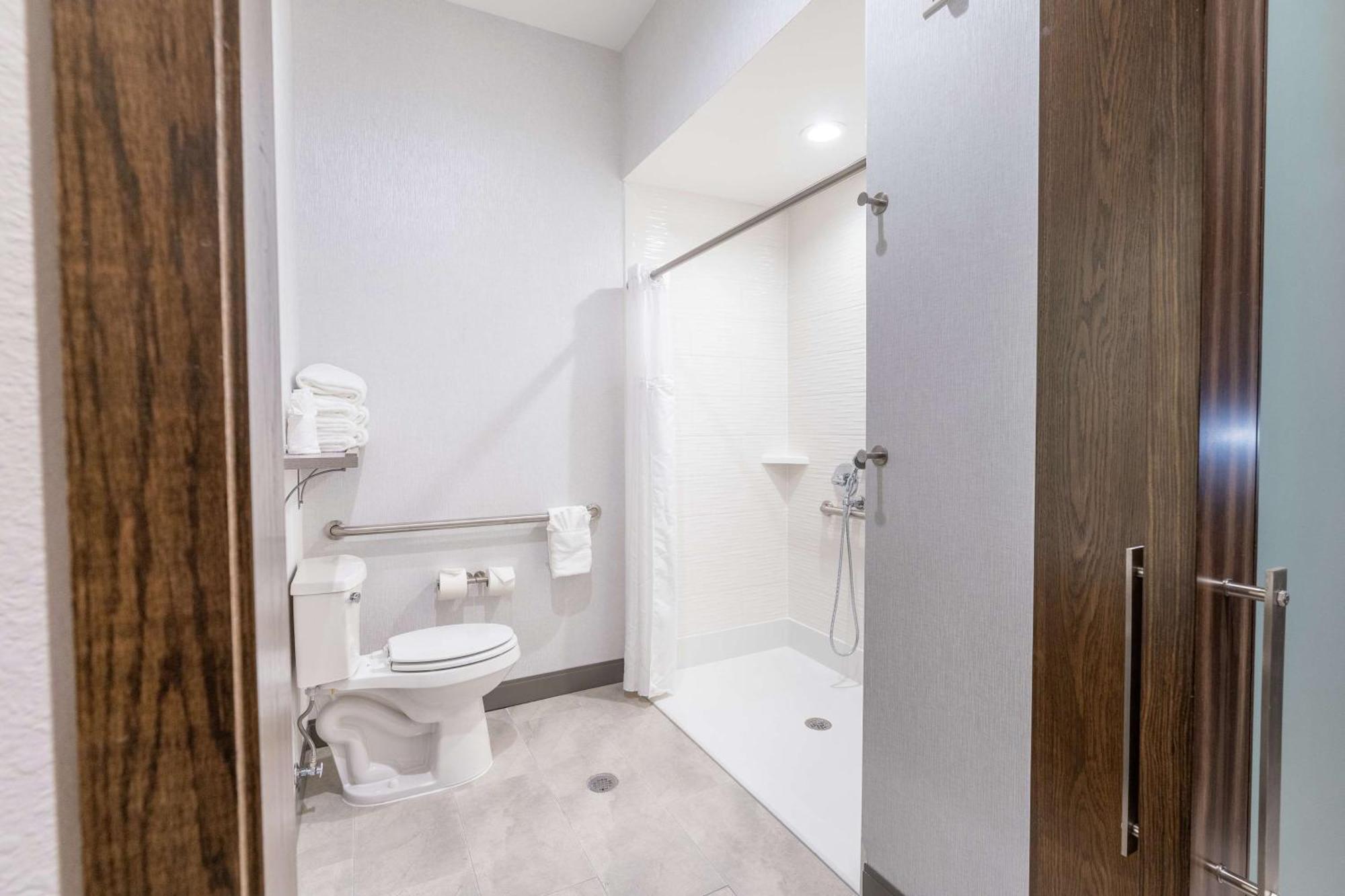Hilton Garden Inn Wichita Downtown, Ks Екстериор снимка