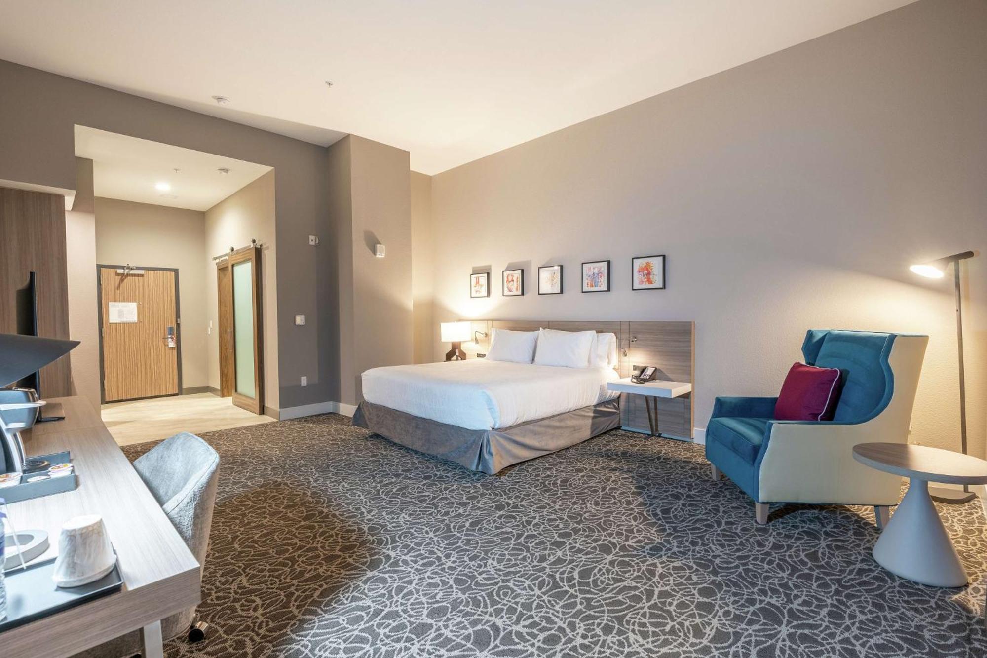 Hilton Garden Inn Wichita Downtown, Ks Екстериор снимка