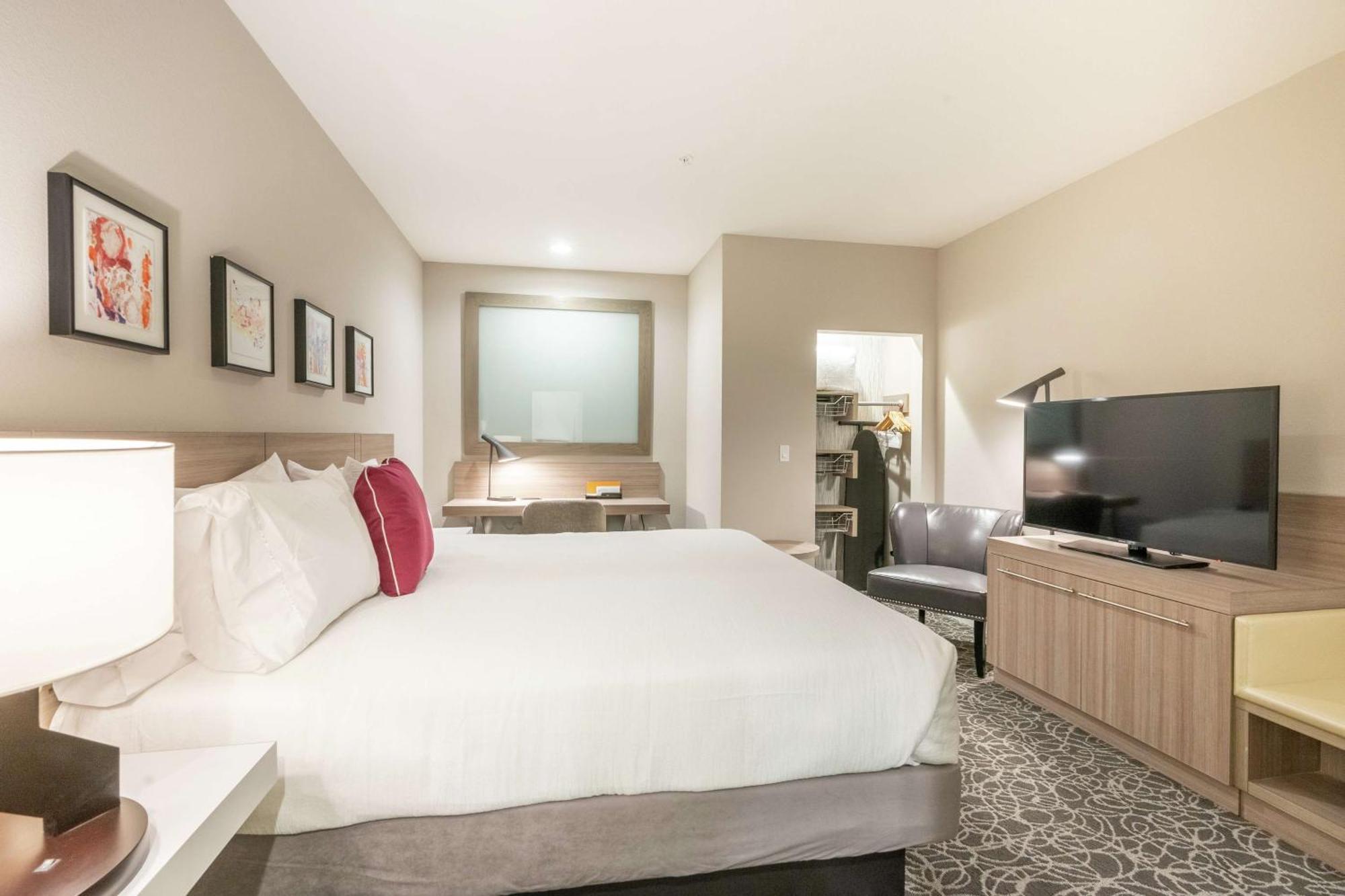 Hilton Garden Inn Wichita Downtown, Ks Екстериор снимка